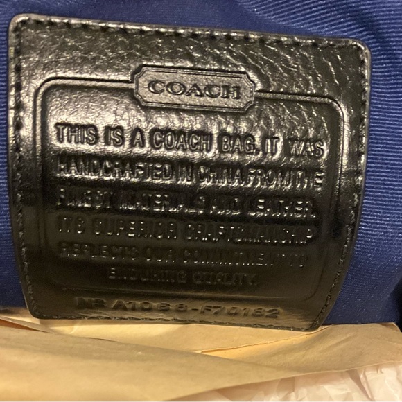 Coach Voyager Messenger Bag - Picture 4 of 8